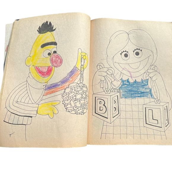 Vintage The Sesame Street golden Coloring books Set of 2 Farm and Christmas Bks - Picture 4 of 10